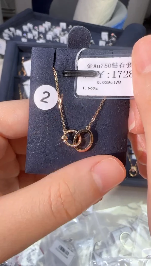 颈饰18K金镶嵌钻石容*1382