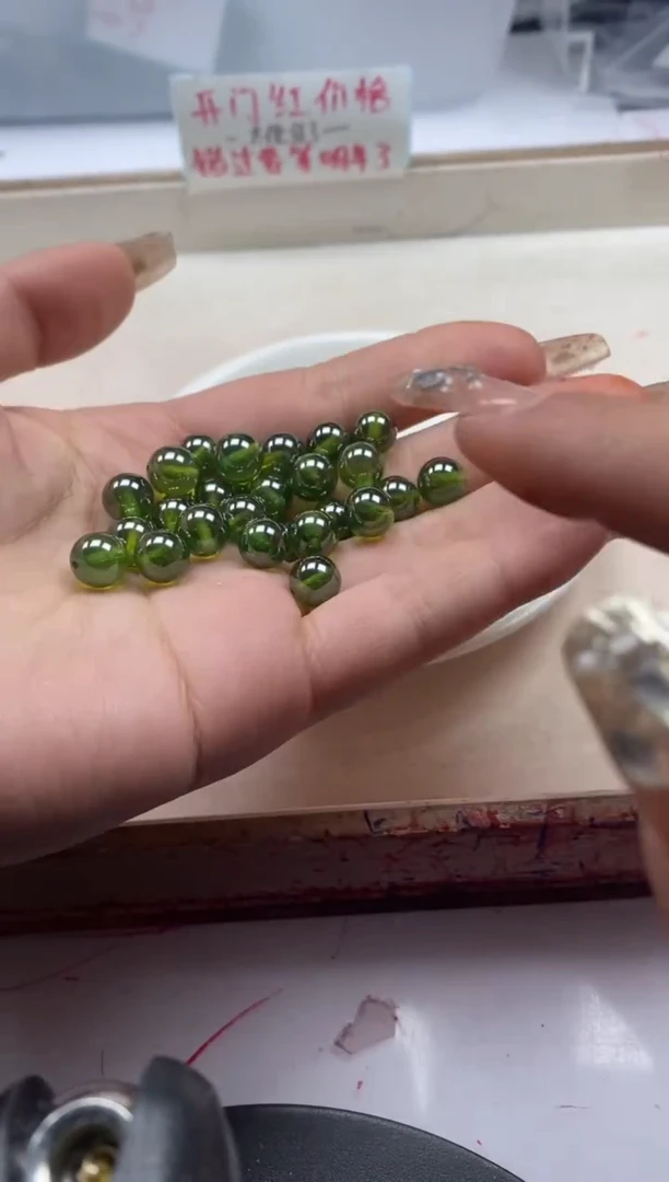 【闪购商品】祖母绿颈饰未镶嵌x280绿宝石8mm*2颗