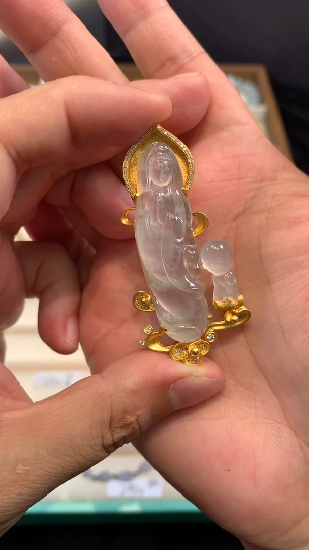 翡翠18K金镶嵌颈饰商品37