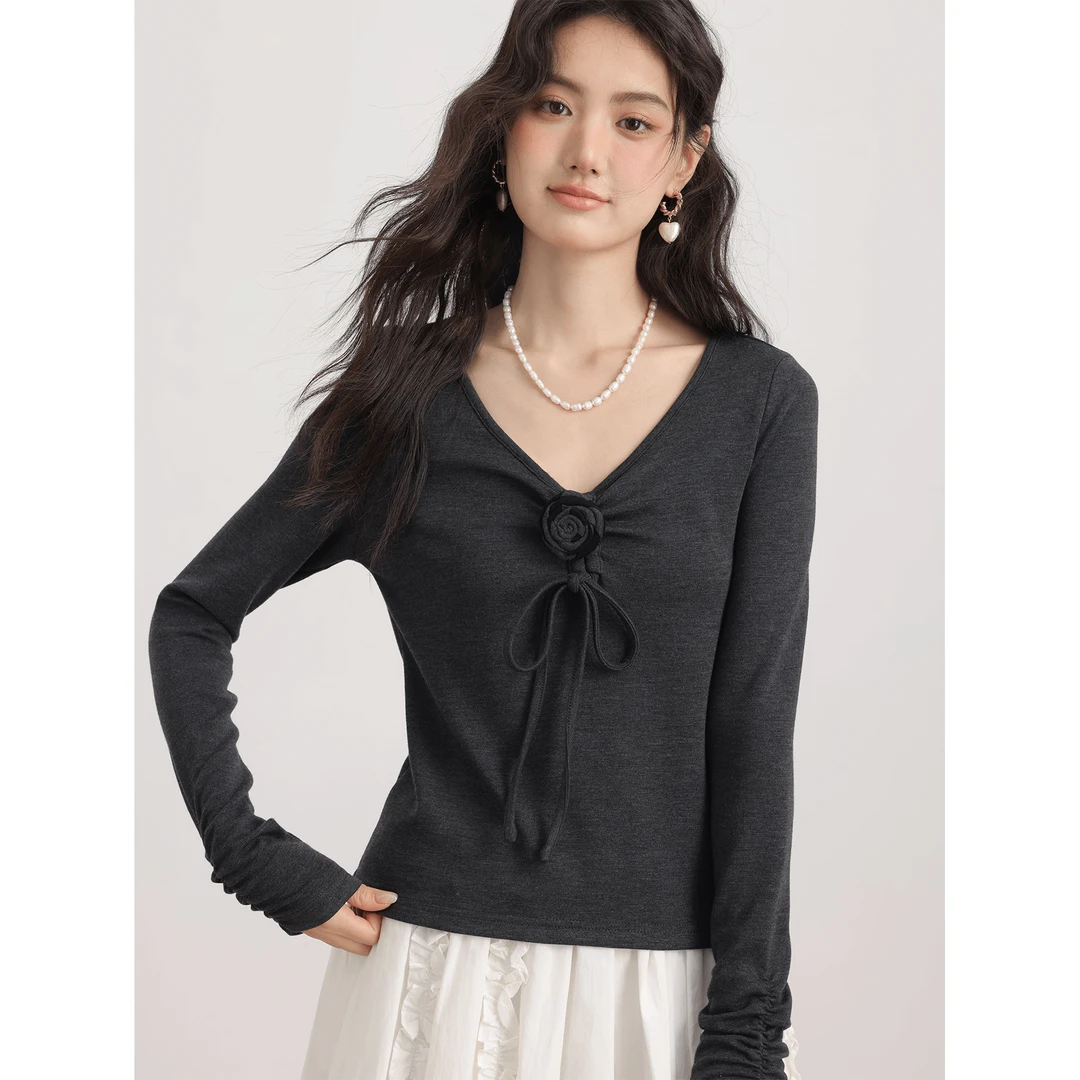 爱蔷薇大码V领t恤深灰色打底衫2025早春新款立体花朵上衣GT75854