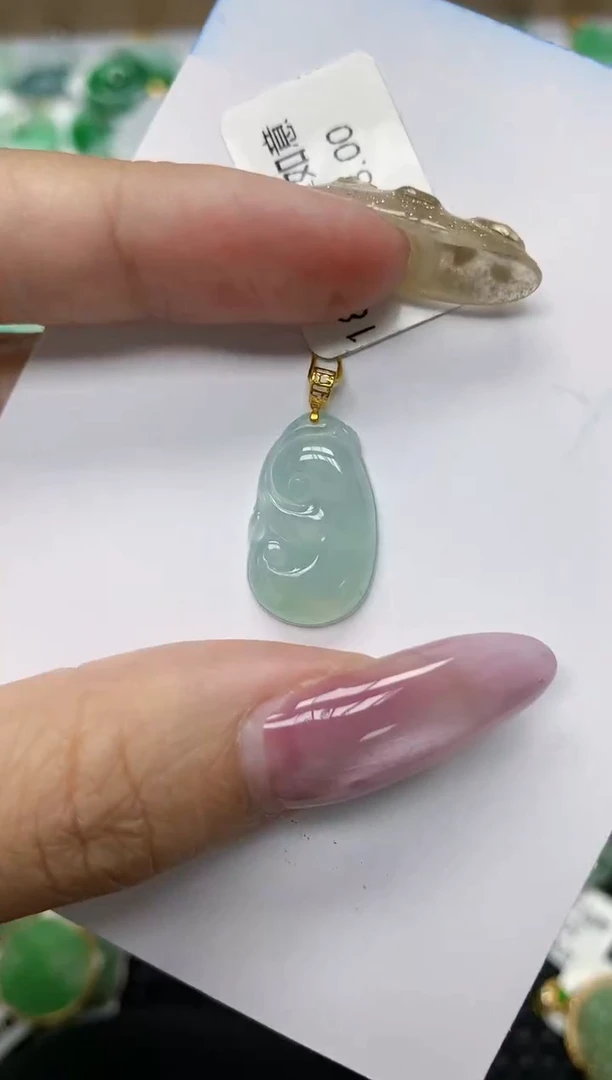 翡翠18K金镶嵌颈饰1111111111