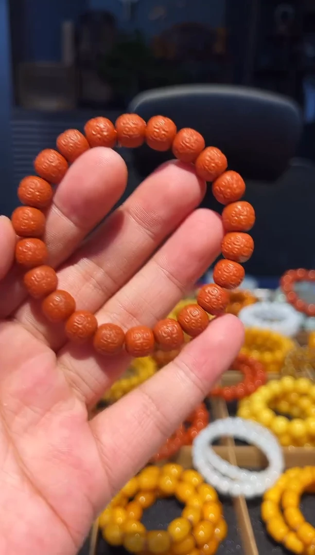 未镶嵌手串南红玛瑙10+回纹