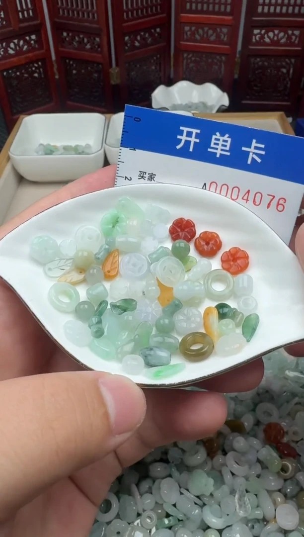 颈饰未镶嵌翡翠朤****)翡翠