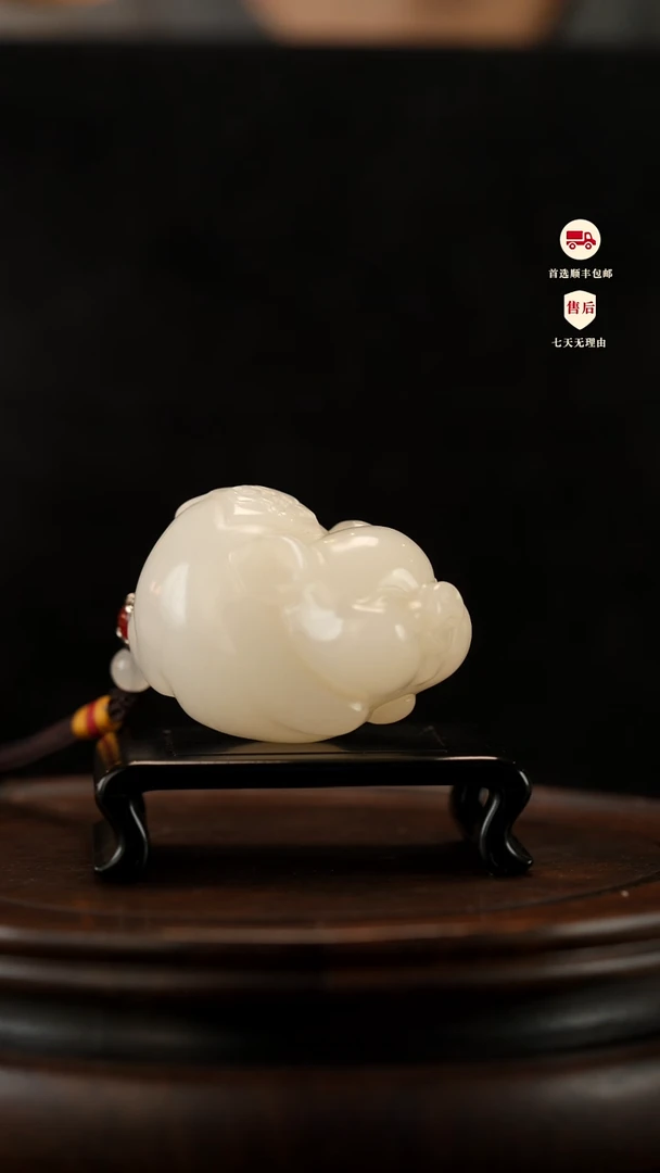 云南石荔枝白雕刻：飞天小猪