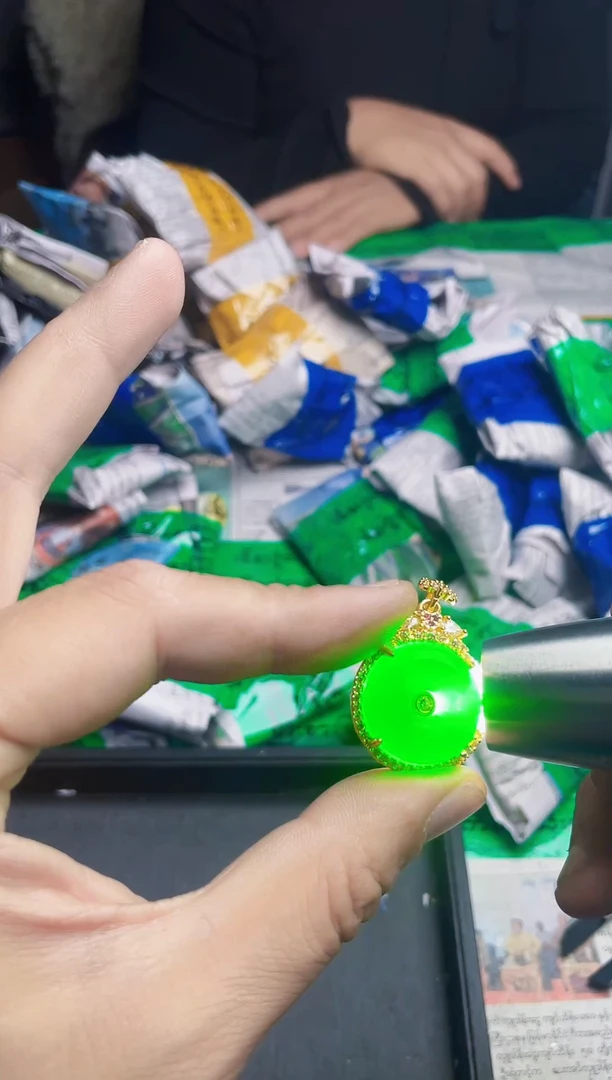 强子收货--所见即所得--多样性发货--HFH2405绿平安扣