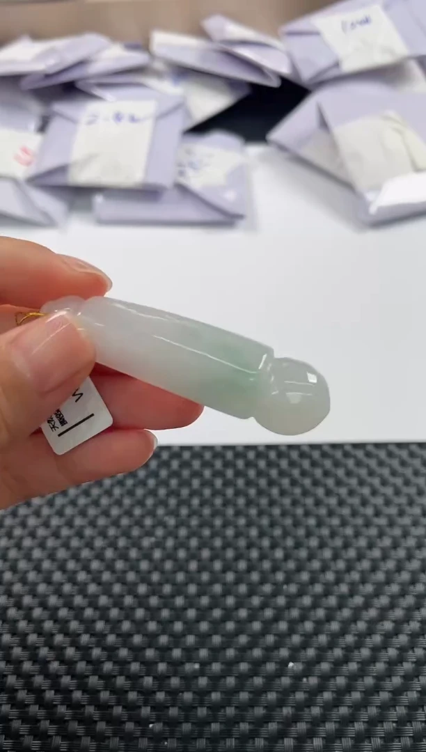 颈饰未镶嵌翡翠7745