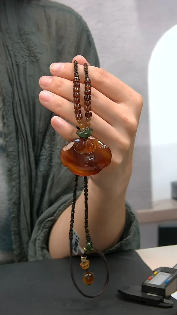 琥珀颈饰未镶嵌70587