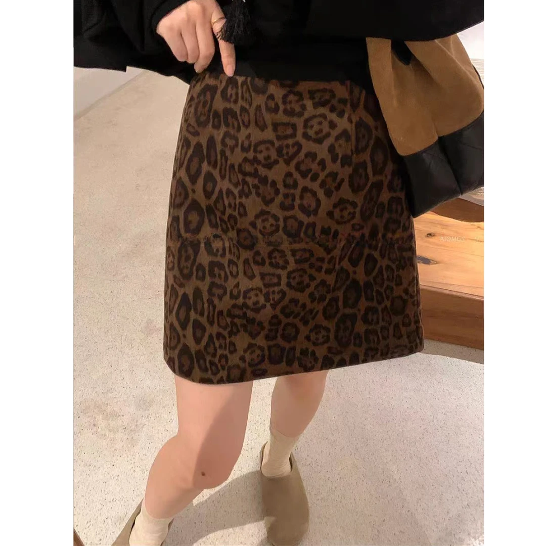 复古豹纹半身裙女秋冬季2025新款时尚显瘦高腰包臀a字短裙子