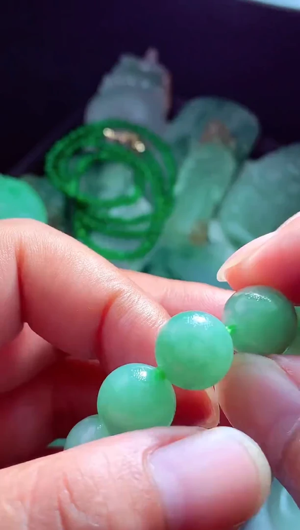 未镶嵌定制翡翠玖***?翡翠毛货定制