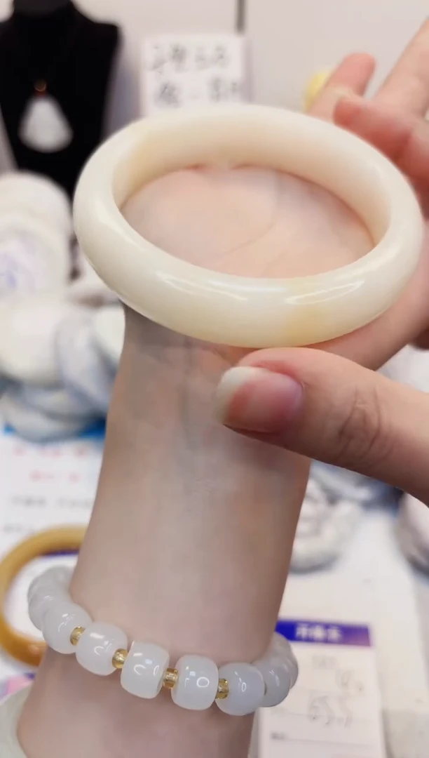 【闪购商品】石英质玉手镯未镶嵌121-财气镯-圈口65