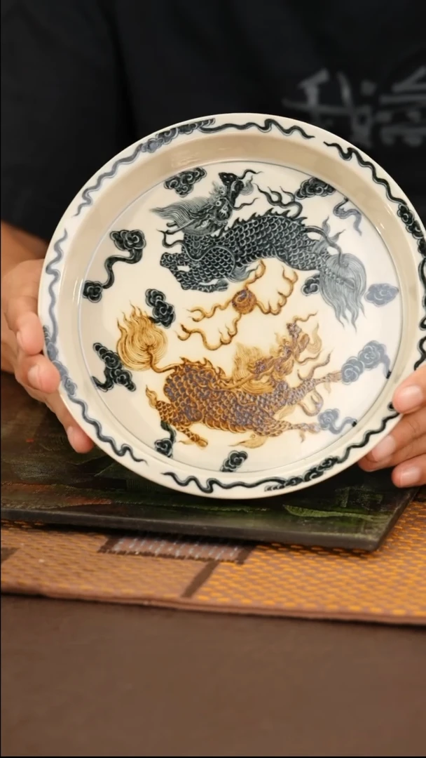 立勤堂｜青花釉里金双麒麟壶承