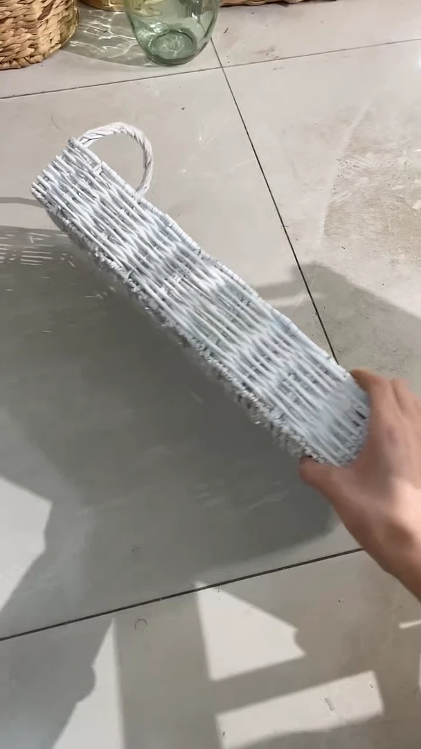 白色三格柳编收纳