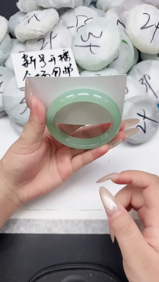 女款工艺手镯65-59.8
