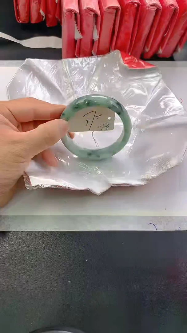 未镶嵌手镯翡翠93