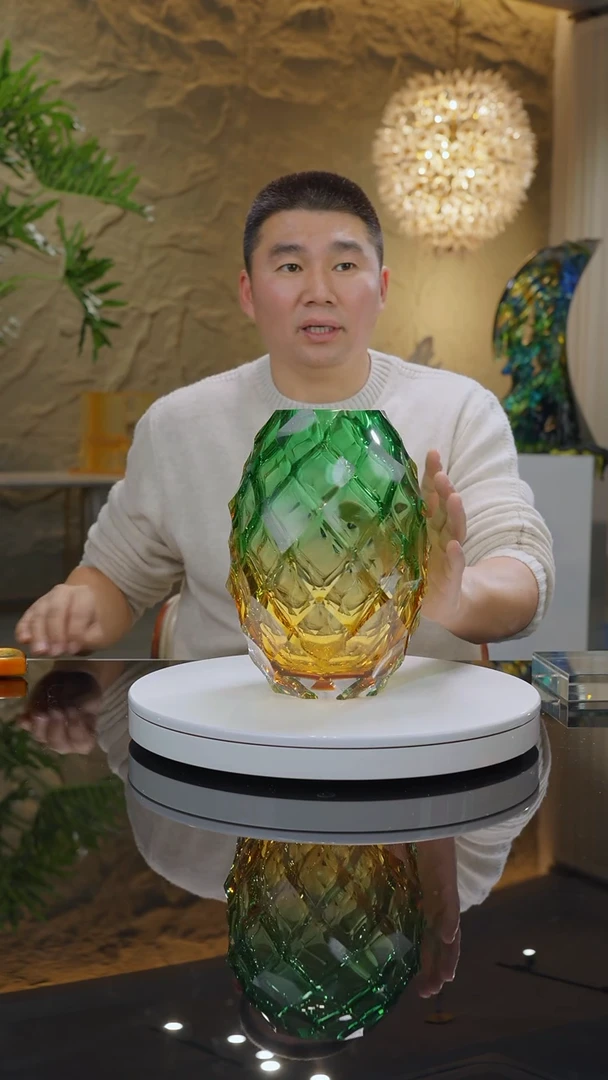 【闪购商品】摆件福利琥珀绿凹切面花瓶