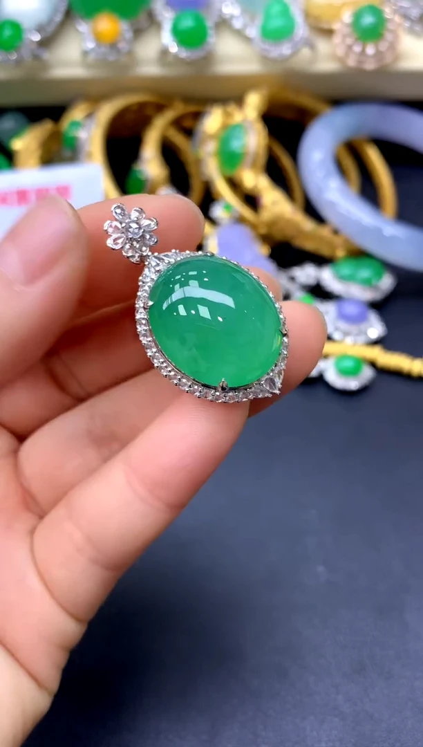 颈饰18K金镶嵌翡翠264-中国好珍宝