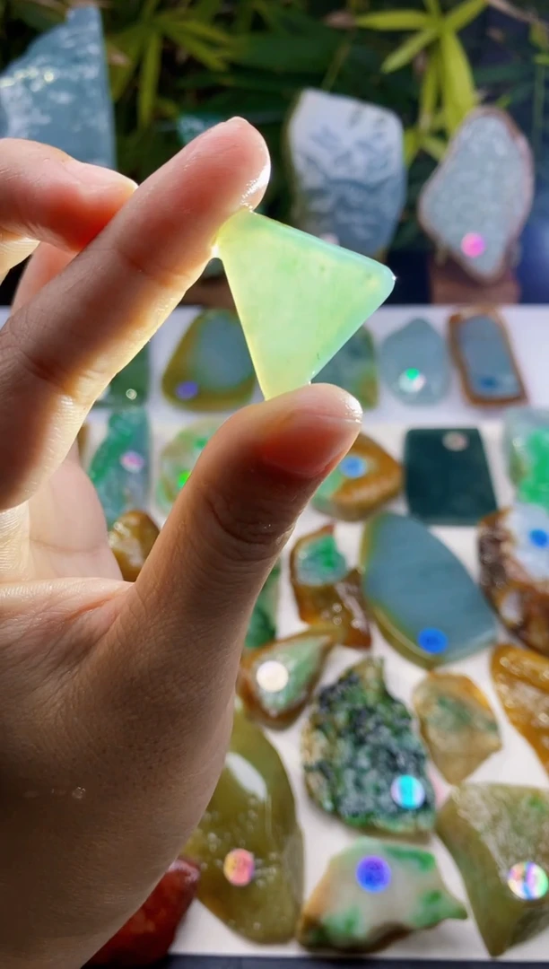 未镶嵌定制翡翠翡翠