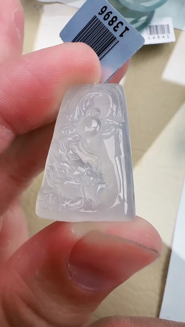 翡翠未镶嵌颈饰缅甸天然翡翠
