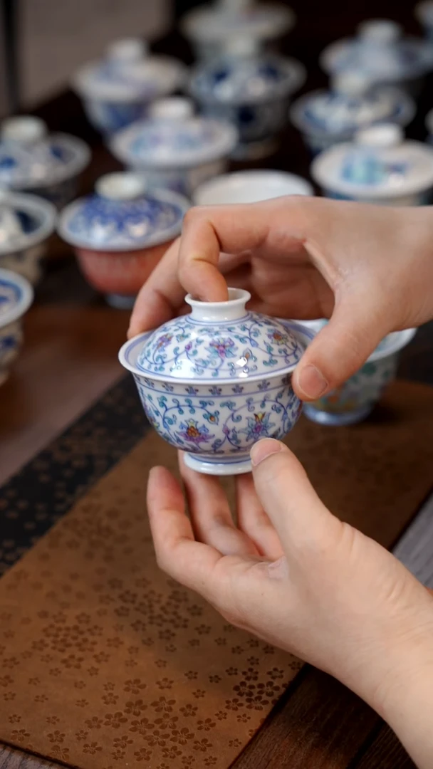 【闪购商品】斗彩缠枝盖碗1111111111