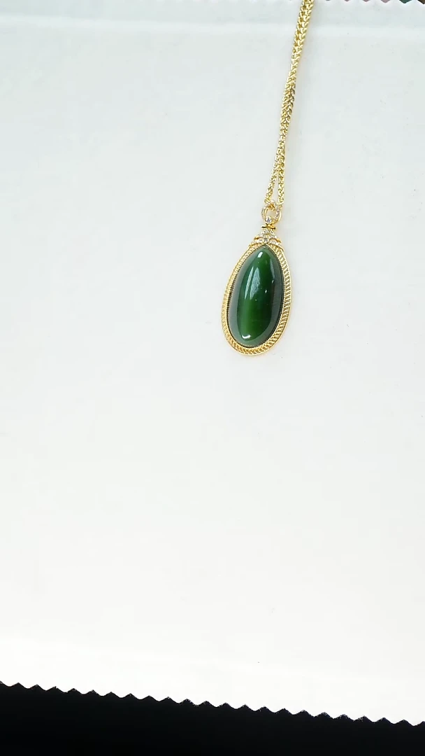 吊坠(赠链)18K金镶嵌和田玉1