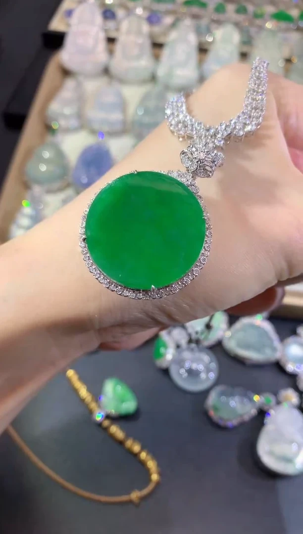 吊坠(不含链)18K金镶嵌翡翠97-圆牌（不含链扣