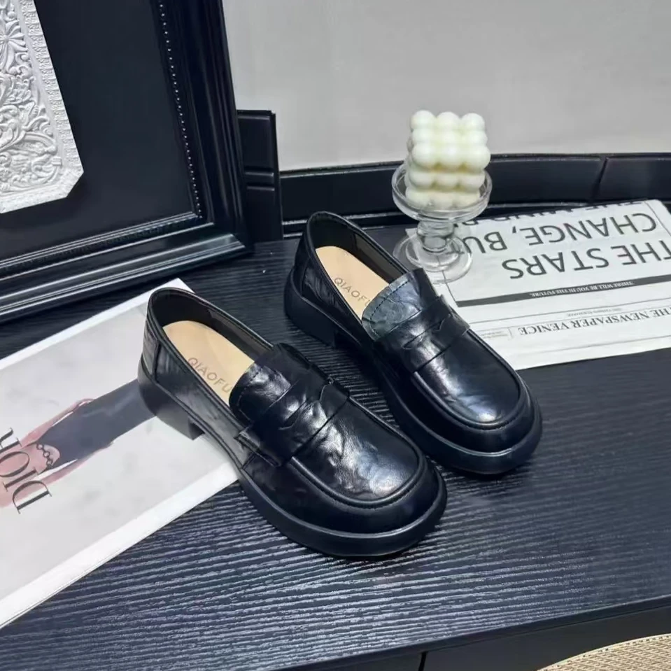 8386  新款圆头英伦风平底时尚百搭乐福鞋