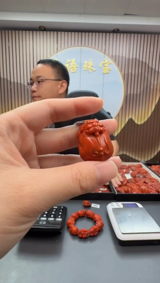 未镶嵌雕刻南红玛瑙052ZB1208产品一个