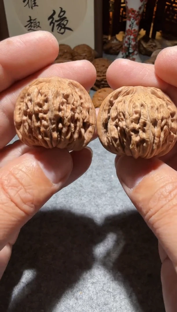 把件文玩核桃【核缘雅趣】37左右汉高楼，同尺寸随机发