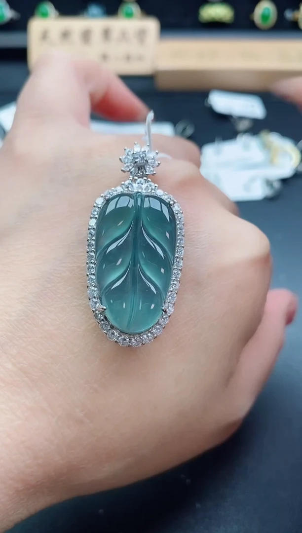 吊坠(赠链)银S925镶嵌翡翠1