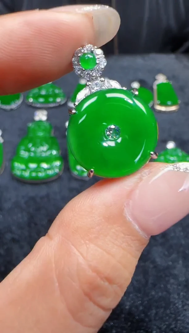 未镶嵌定制翡翠翡翠吊坠97