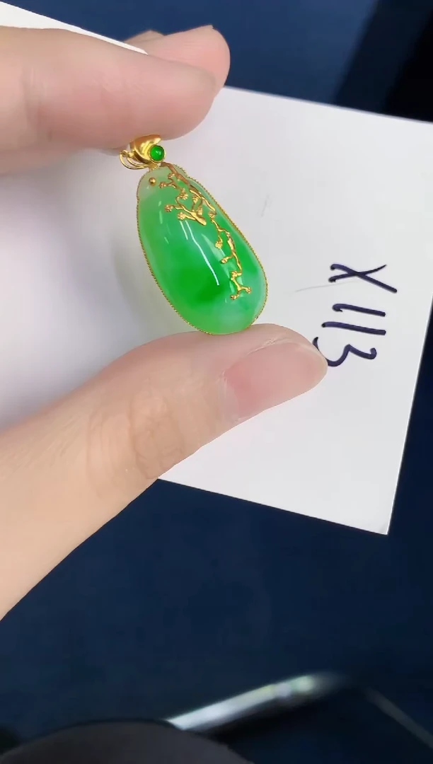 颈饰18K金镶嵌翡翠天然翡翠缅甸A货
