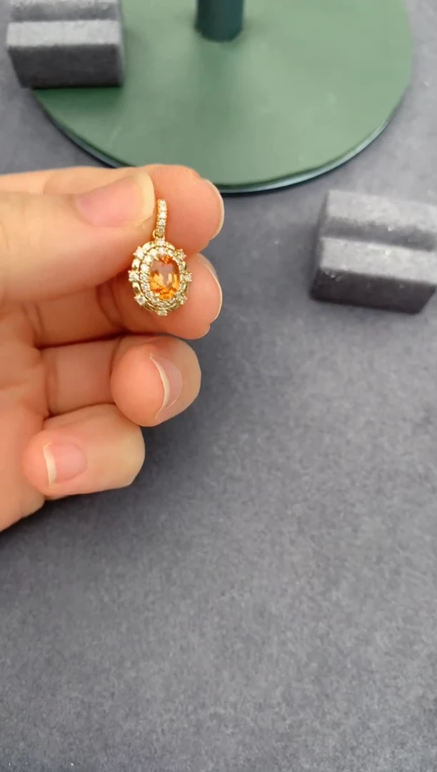 颈饰18K金镶嵌石榴石（芬达石）98分芬达   DG