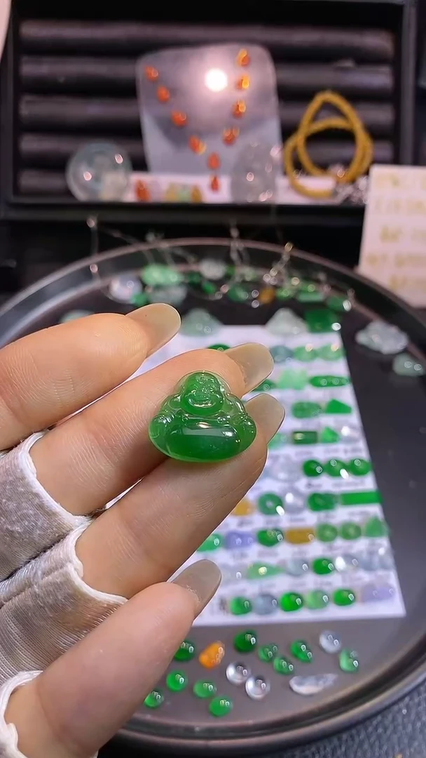 翡翠挂件未镶嵌佛公