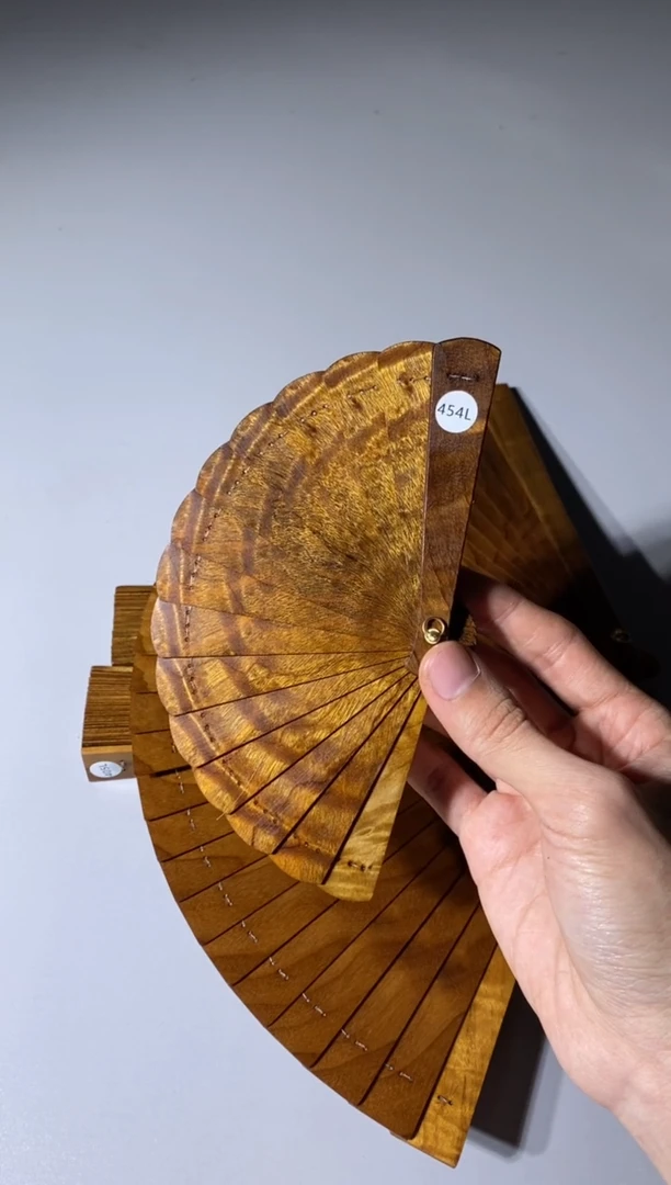 【闪购商品】金丝楠木雕454号10cm金丝楠迷你扇