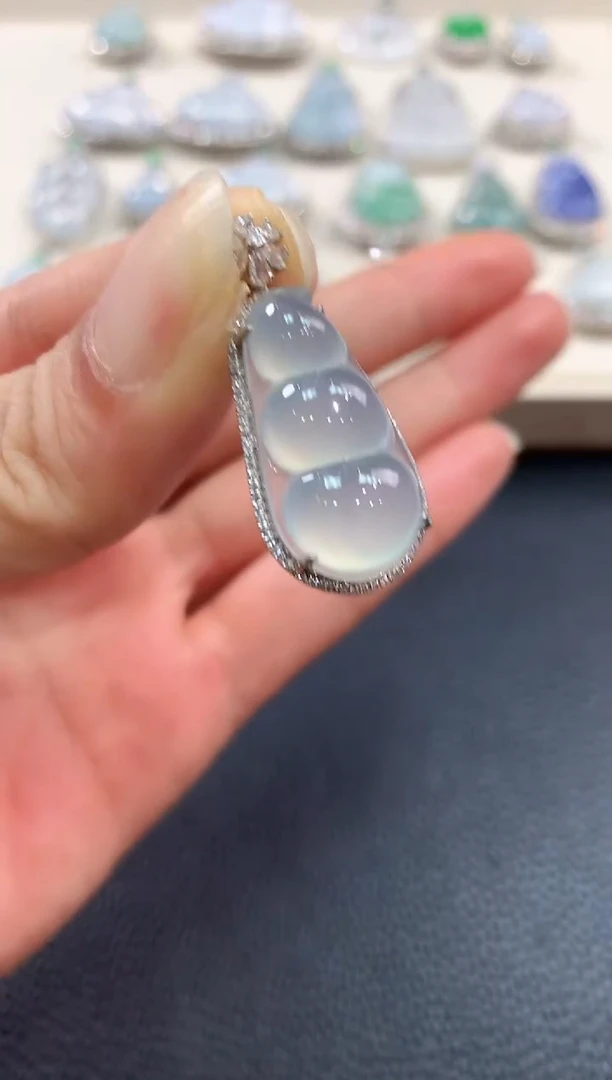 【闪购商品】翡翠吊坠(不含链)18K金镶嵌b71       