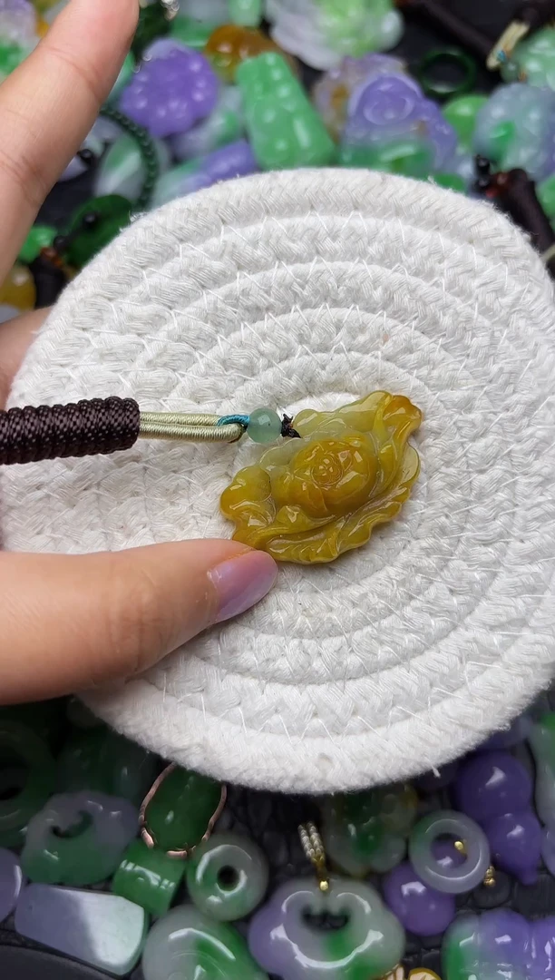 颈饰未镶嵌翡翠缅甸翡翠吊坠