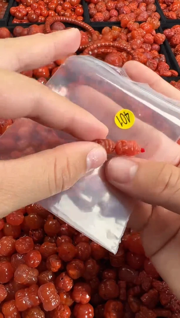 南红玛瑙未镶嵌颈饰1