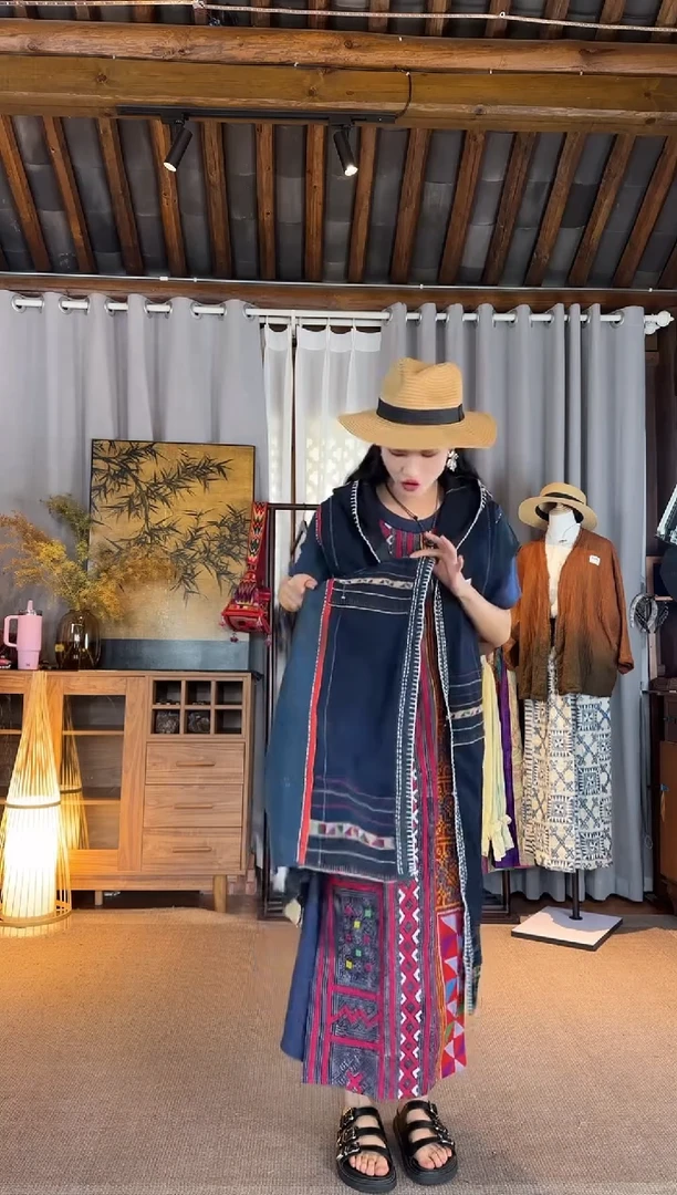 无***越设计师款古布刺绣长帽衫