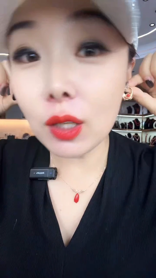 镀金色 小红珠子 耳钉