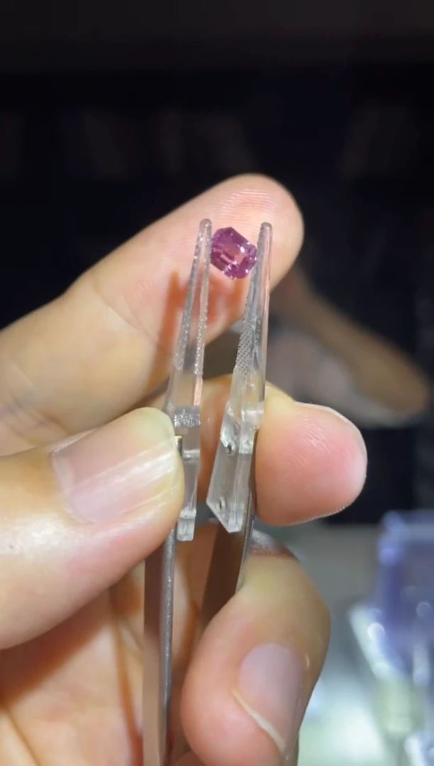 蓝宝石裸石未镶嵌无烧1.12克拉紫色蓝宝石