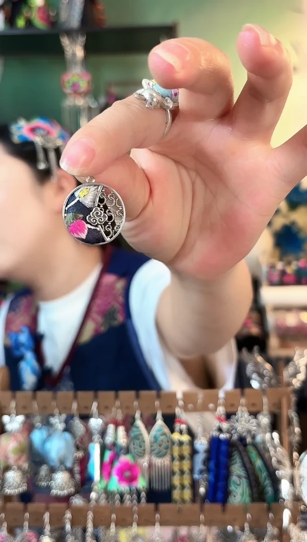 织绣彩云南阁非遗老绣593