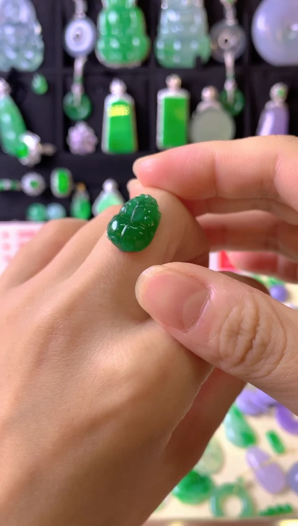 定制翡翠未镶嵌1裸玉（客户意向镶嵌）