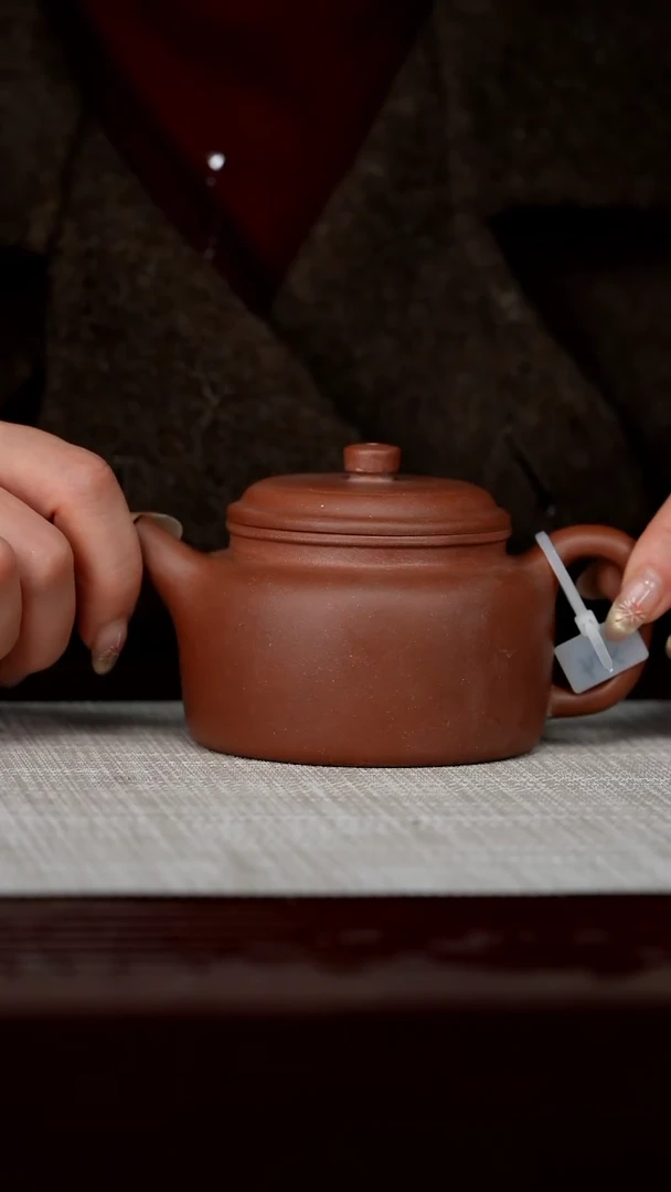 【闪购商品】中国宜兴原矿紫砂壶180c