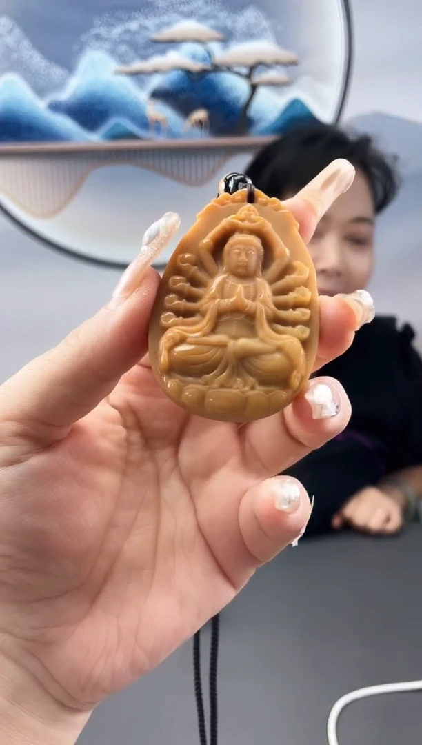 石英质玉挂件未镶嵌?****?千手观音