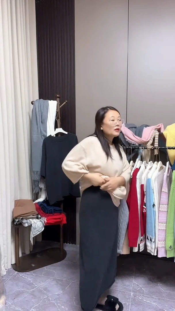 山羊绒羊绒裙子深灰色