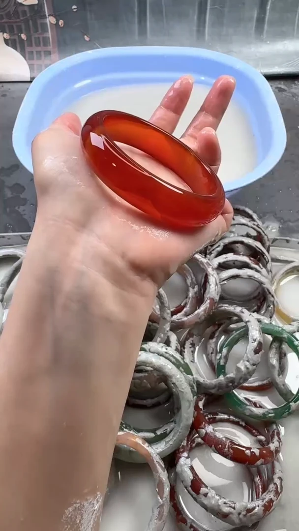 【闪购商品】石英质玉手镯未镶嵌51