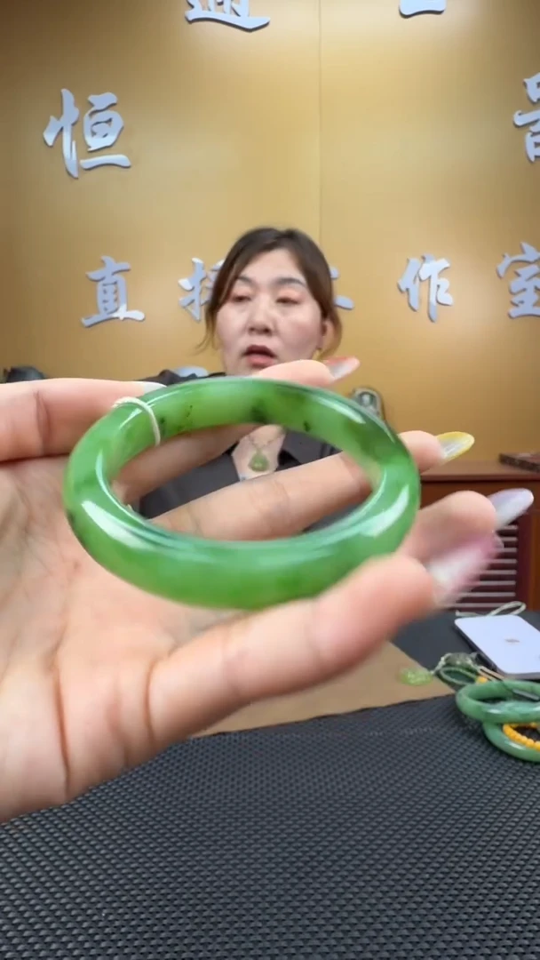 颈饰未镶嵌和田玉手镯55