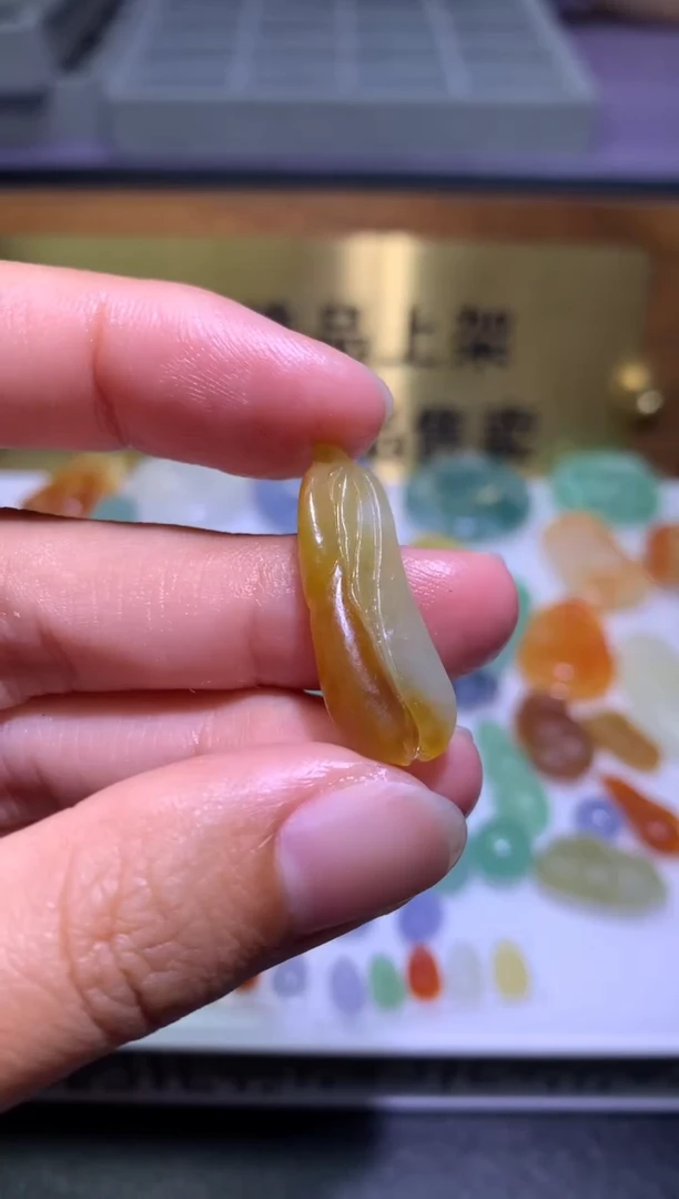 【闪购商品】定制翡翠未镶嵌毛货
