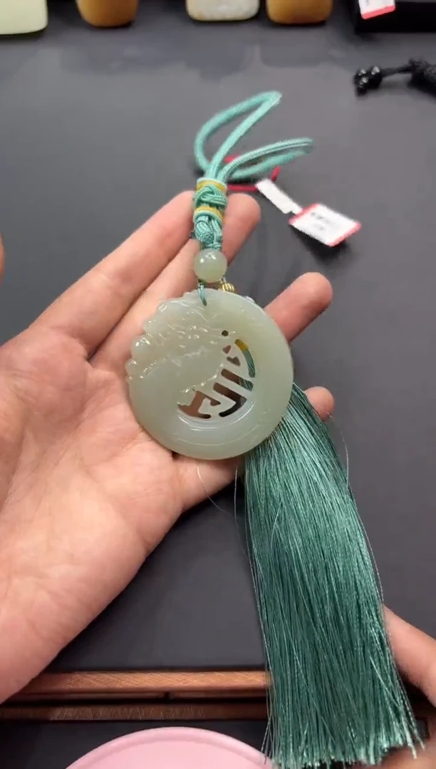 【闪购商品】和田玉把件未镶嵌且末微色差近矿把件