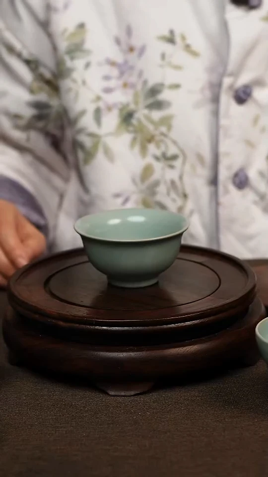 瓷片天青色压手杯80ml微瑕不带礼盒